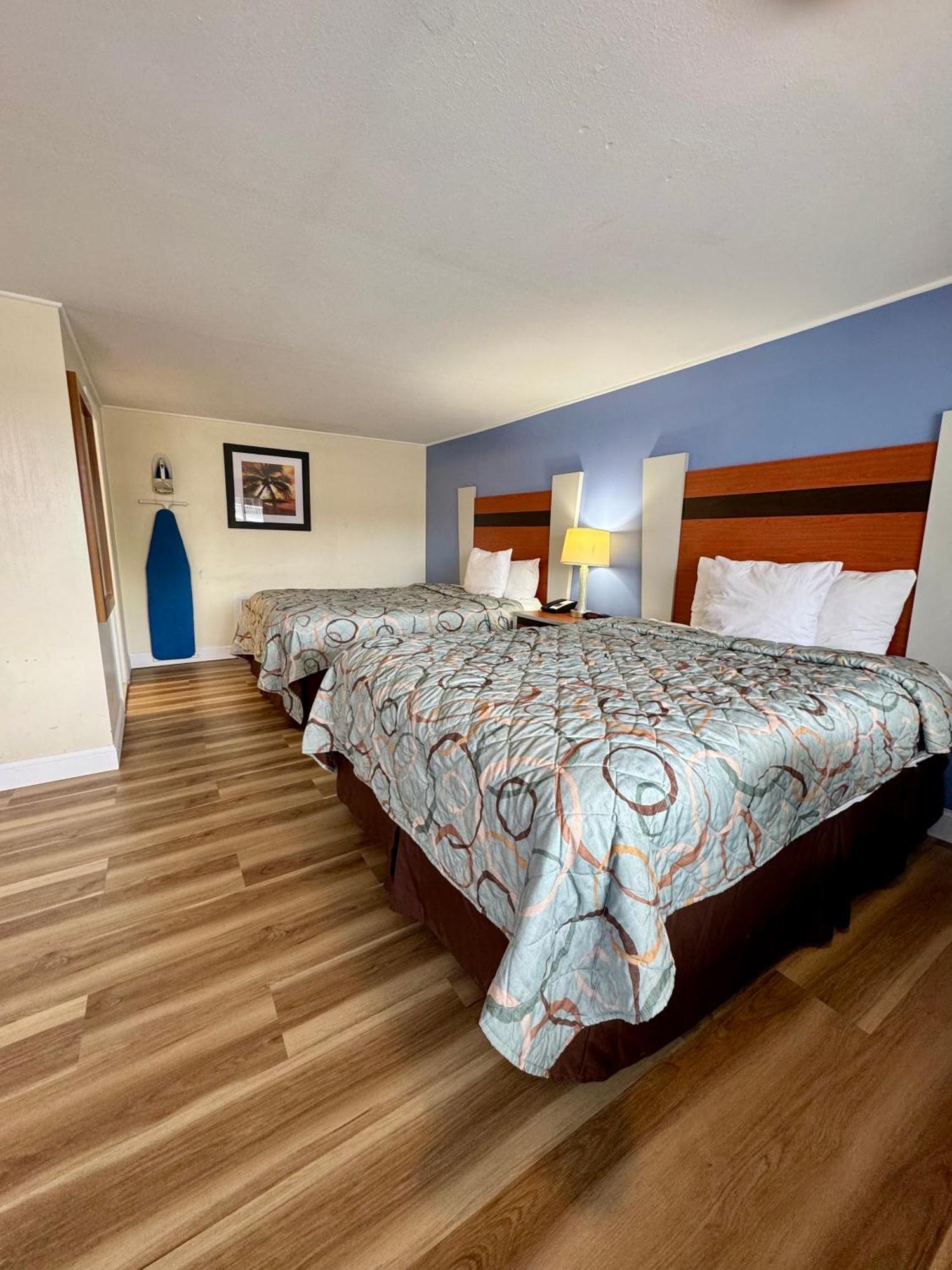 Days Inn By Wyndham - Cape Cod West Yarmouth Exterior foto